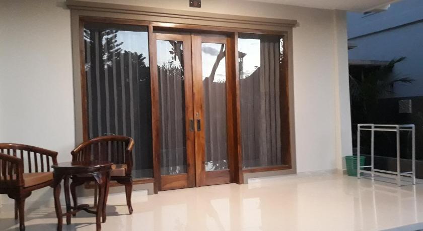 Image of Deluxe Triple Room 12