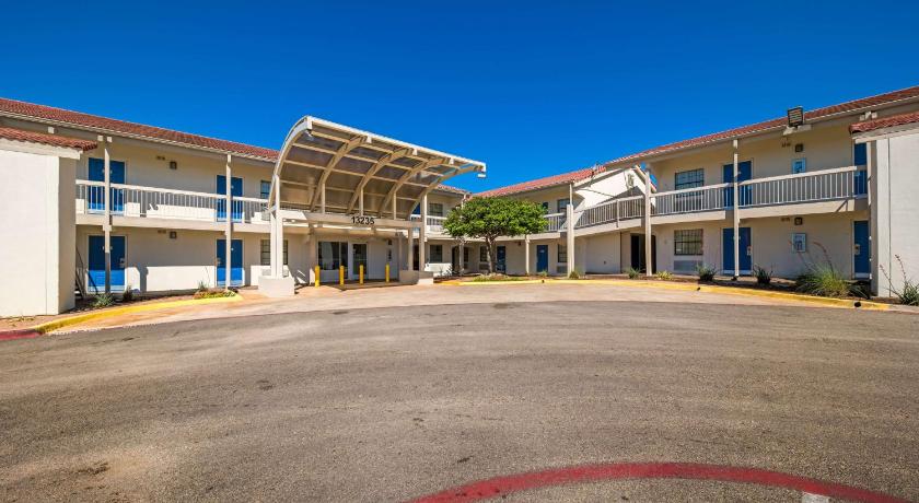 Motel 6-Dallas, TX - Farmers Branch