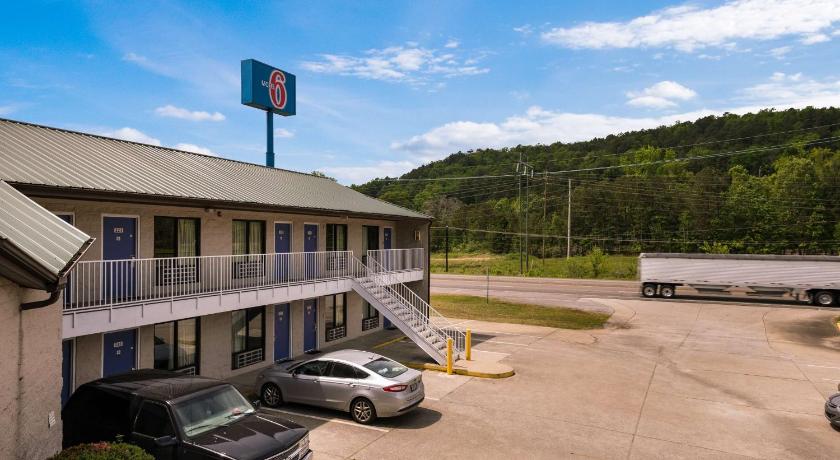 Motel 6-Attalla, AL