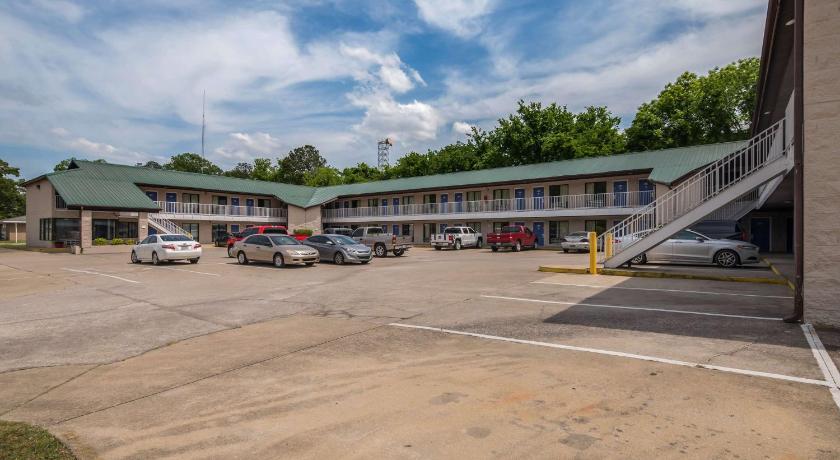 Motel 6-Attalla, AL