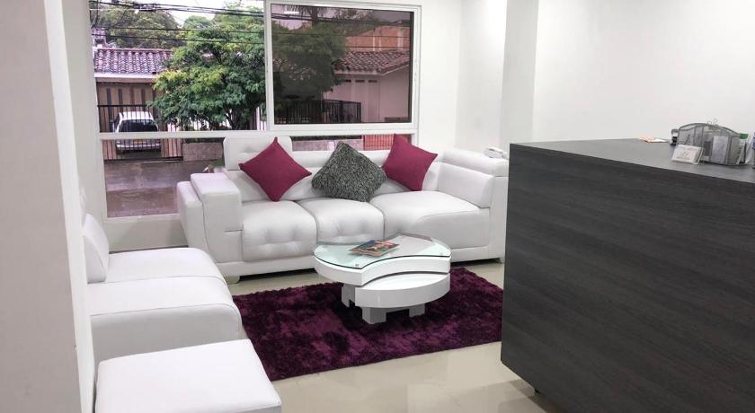 Aparta Suites La Flora photo