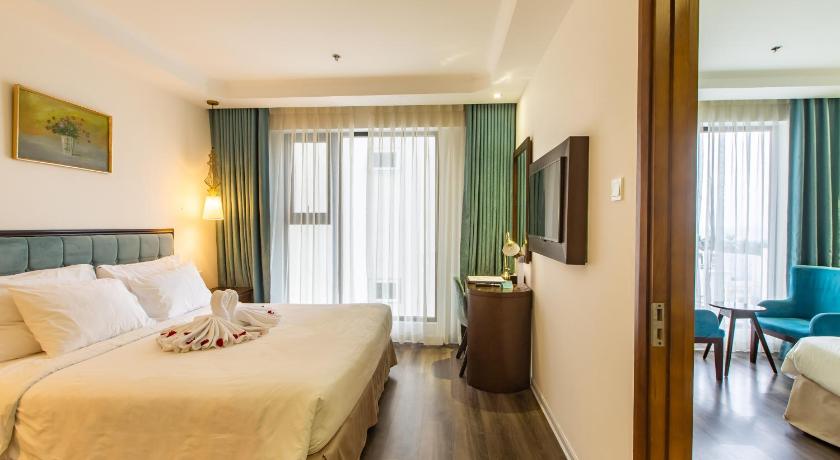 Image of Family 2 bed room suite 4