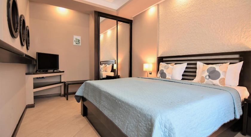Image of Superior One-Bedroom Apartment with Sea View 0
