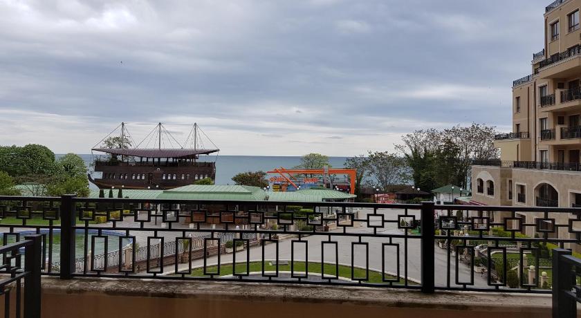 Golden Sands Rentals Apartments - image 20