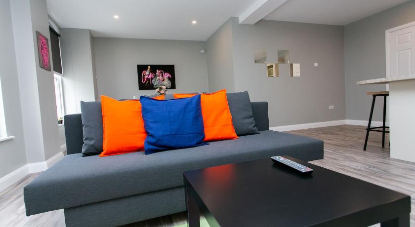 University Road Apartments photo