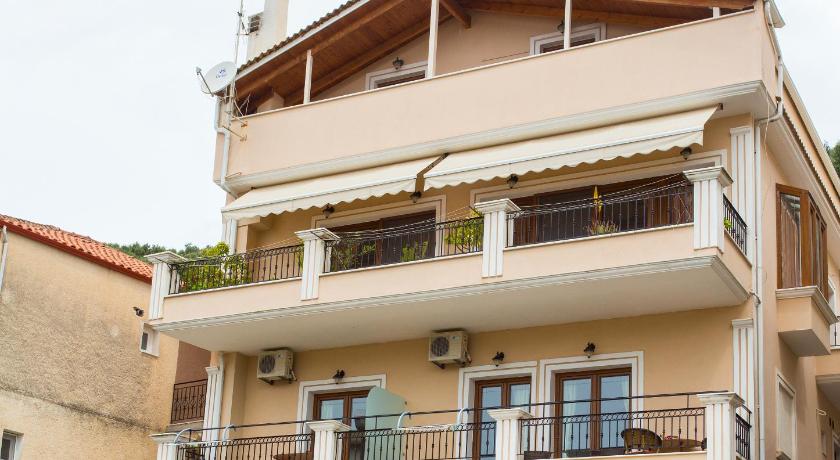 Sandra's Studios — Hotel in Parga