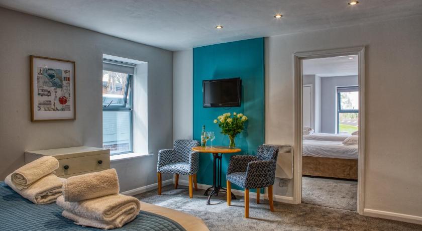 Newlands Holidays — Hotel in Charmouth