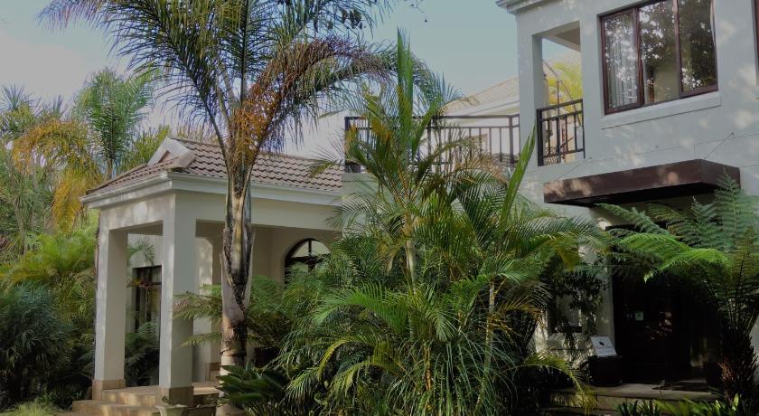 Cherry Berry Guest House — Hotel in George
