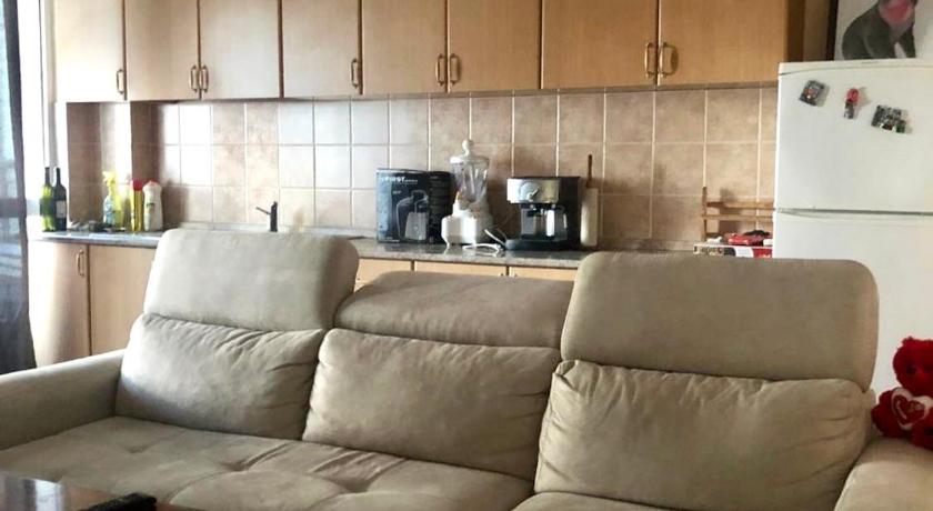 Kevin’s Apartment 100m from the Beach — Hotel in Durres