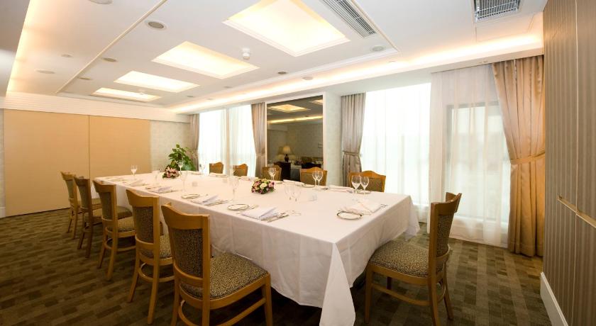 Bishop Lei International House image 35