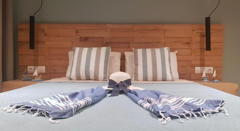 Image of Deluxe Triple Room 3