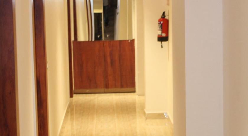 Red Crown Hotel photo