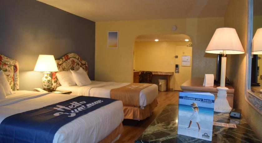 Image of 2 Queen Beds, Efficiency, Beach View, Non-Smoking 2