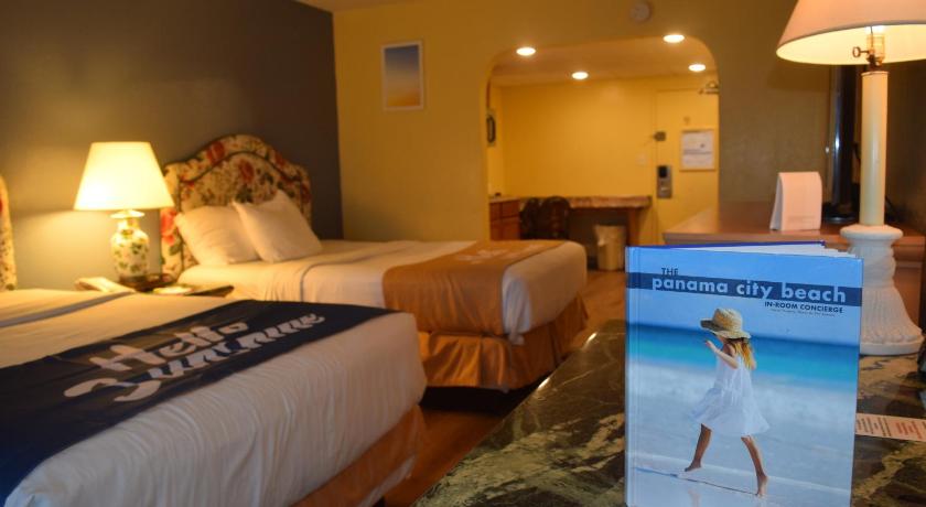 Image of 2 Queen Beds, Efficiency, Beach View, Non-Smoking 5