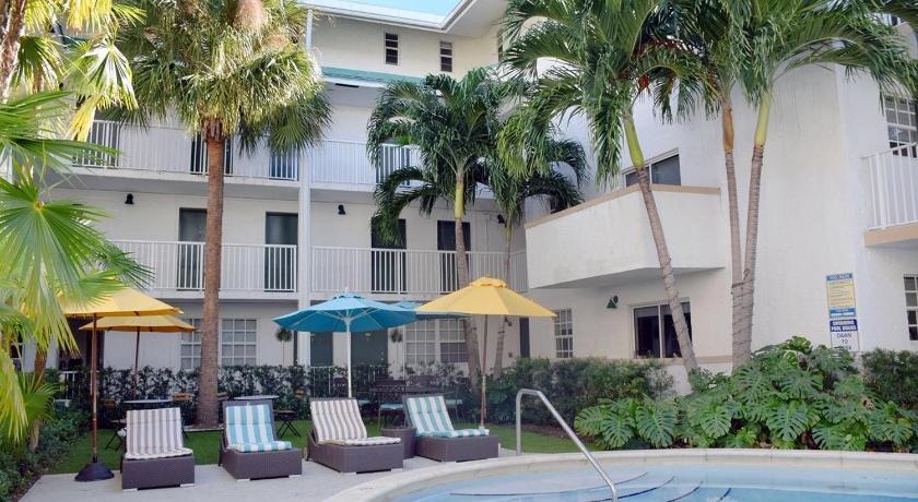 Suites at Coral Resorts — Hotel in Key Biscayne (FL)
