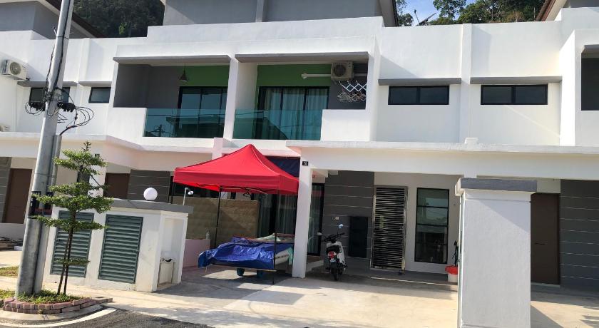 Double Story Villa Walking Distance to Beach photo