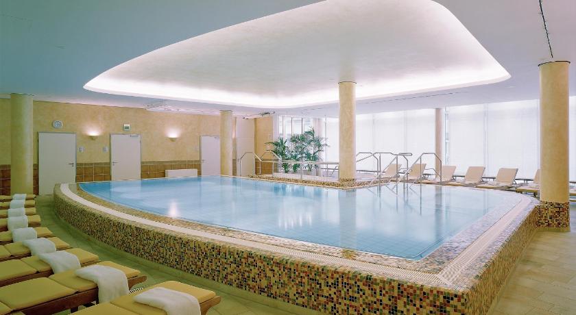 Lindner Hotel Dom Residence photo