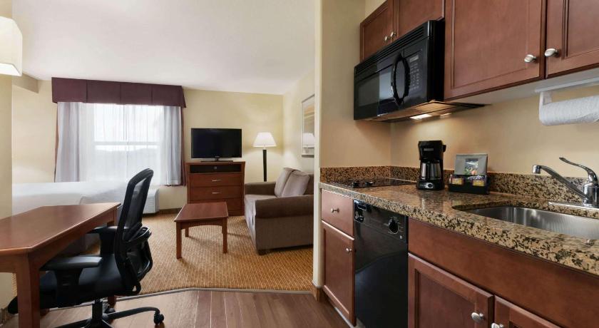 Days Inn & Suites by Wyndham Sherwood Park Edmonton