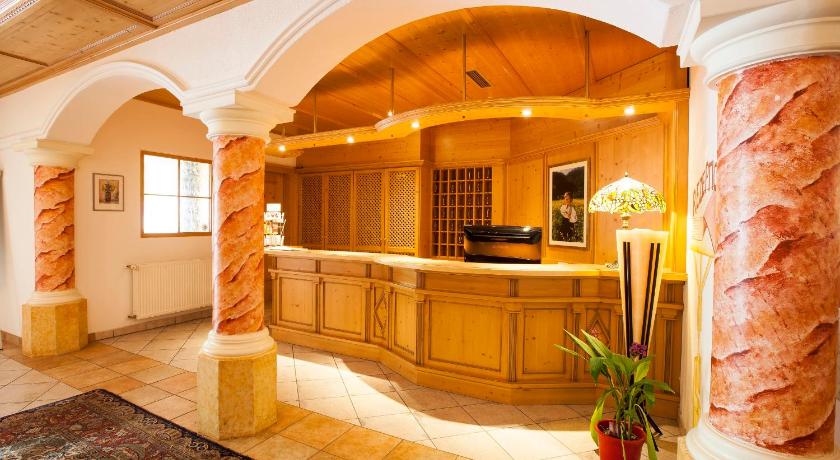 Hotel & Appartements Alpenresidenz Viktoria photo