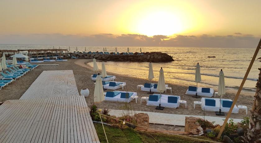 La Siesta Hotel & Beach Resort photo