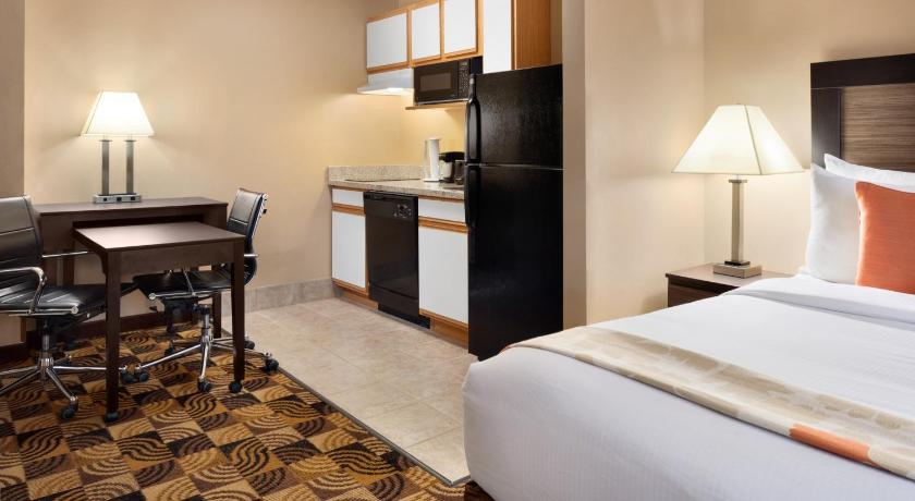 Hawthorn Suites By Wyndham Oak Creek/Milwaukee Airport