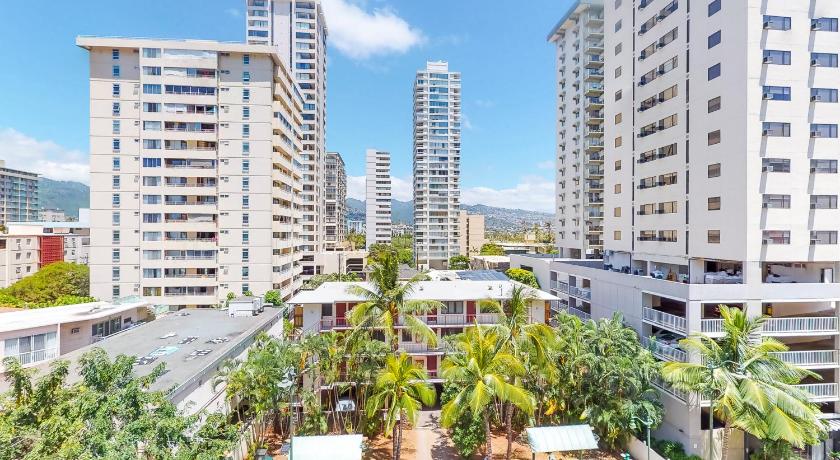 1 Bed 1 Bath Holiday Home In Bamboo Waikiki Apartment