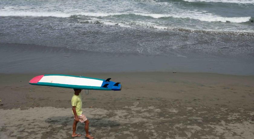 Costa Pacifica Baler