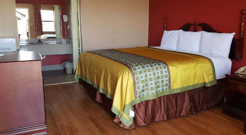 Deluxe Inn photo