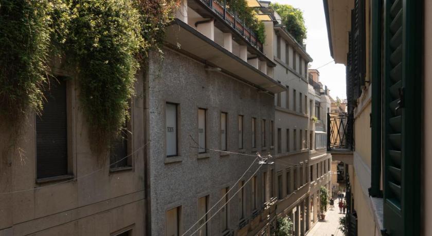 Della Spiga Suites by Brera Apartments photo