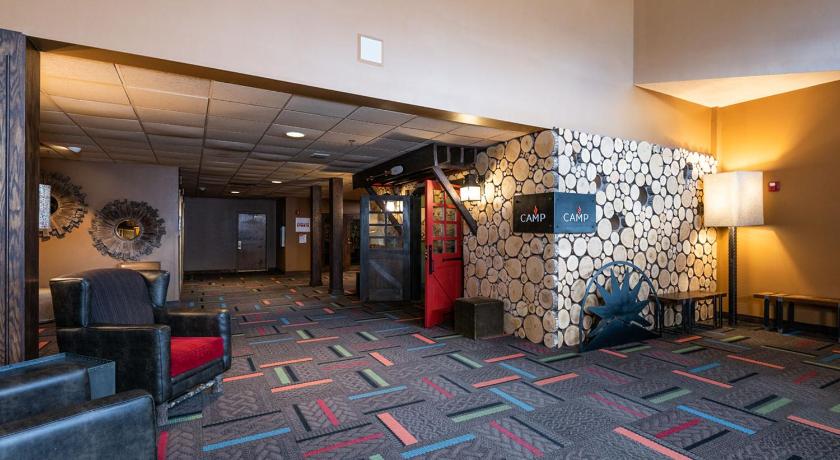 Grand Summit Hotel photo