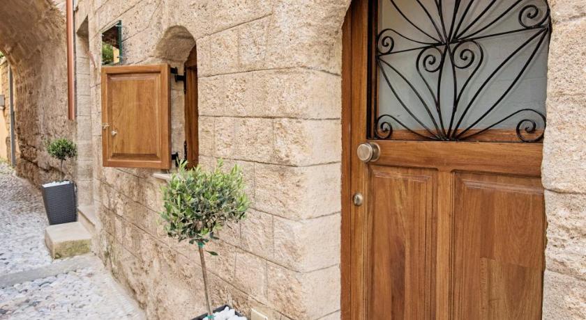 Athina house photo