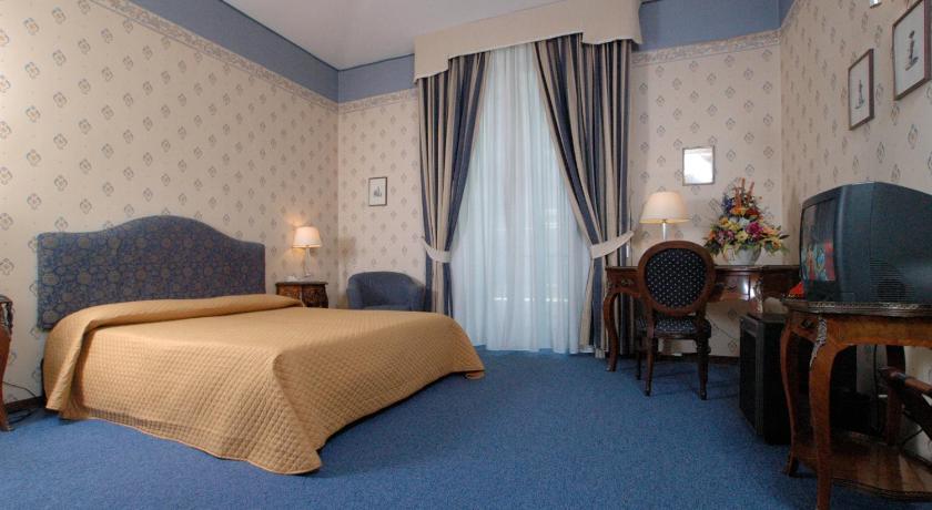 Guestroom, Hotel Nuovo Rebecchino in Naples