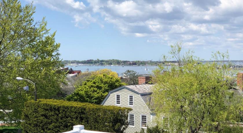 The Outlook Inn photo
