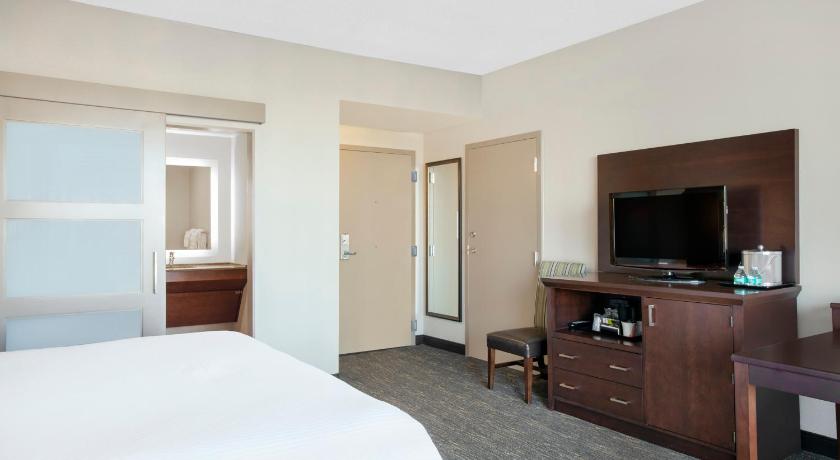 Image of Deluxe 1 King bed 4