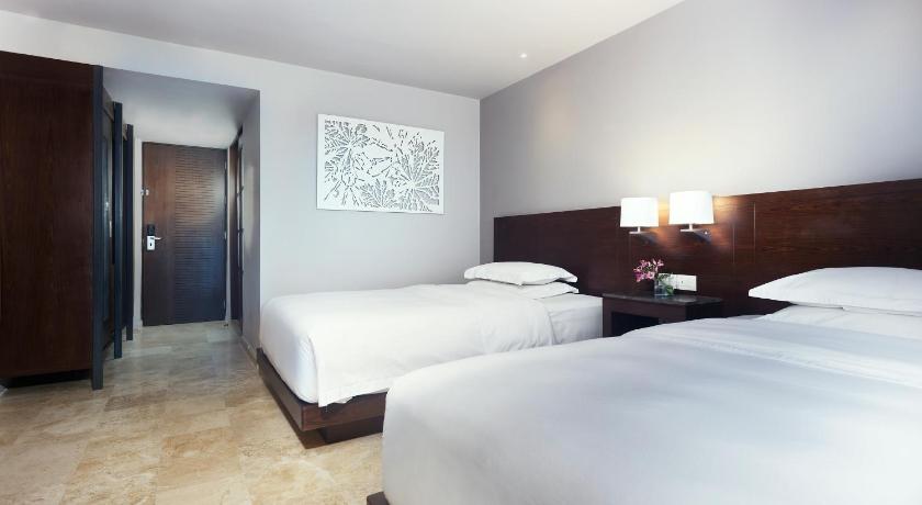 Image of 2 Double Beds With Club Access 0