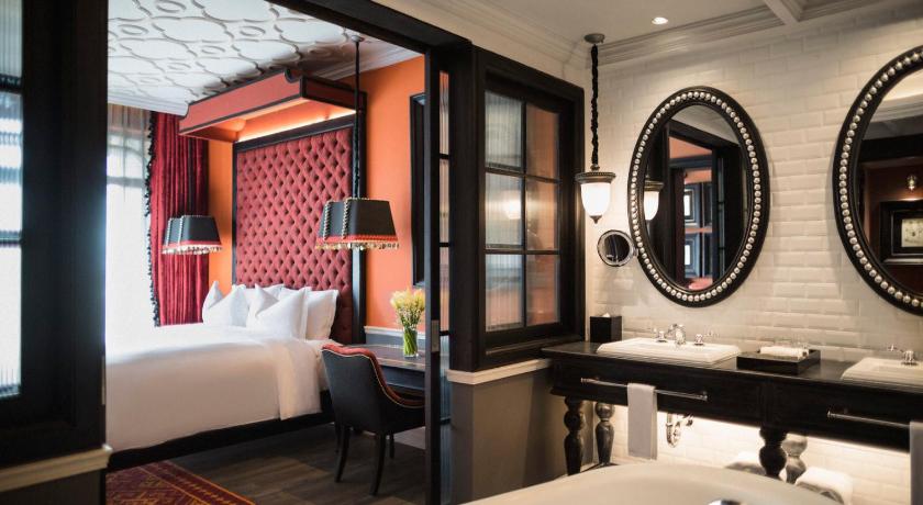 Image of Deluxe Suite 7