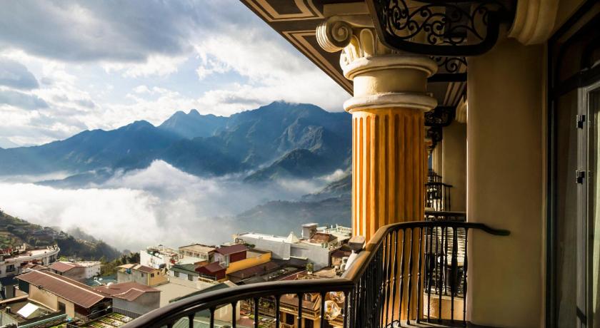 Image of Deluxe Suite 12