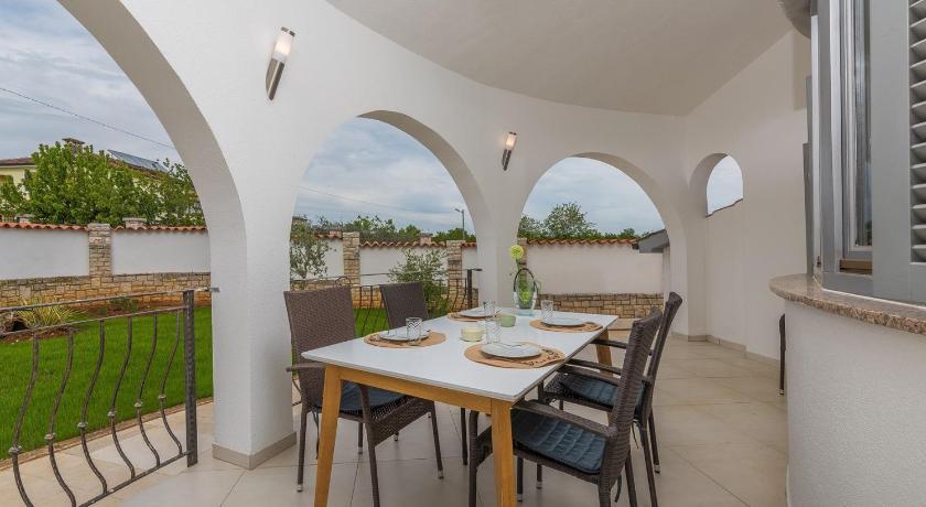 Villa Laura with Private Pool photo