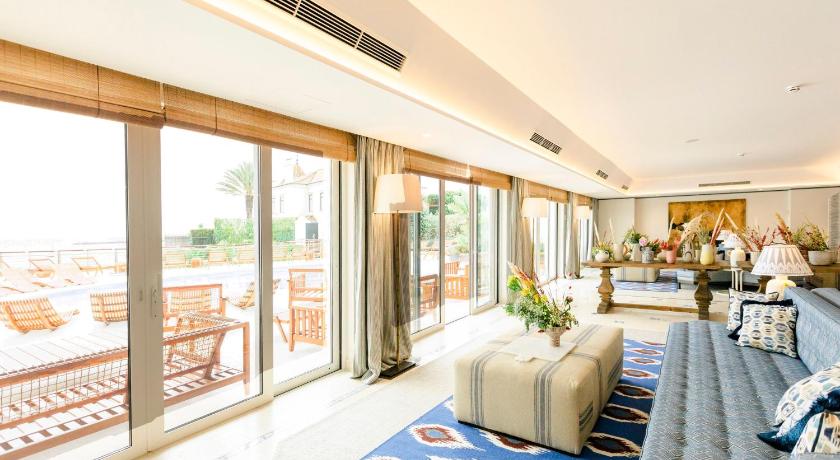 The Albatroz Hotel photo