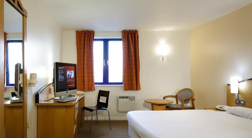 Ibis Lincoln Hotel