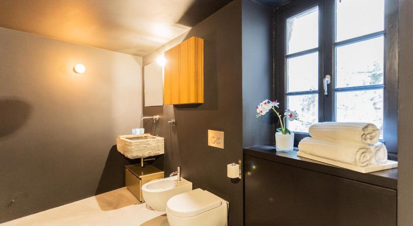 Shades of Como with Private Terrace by Rent All Como photo