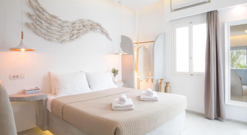 Light Blue Window Kamari — Hotel in Santorini