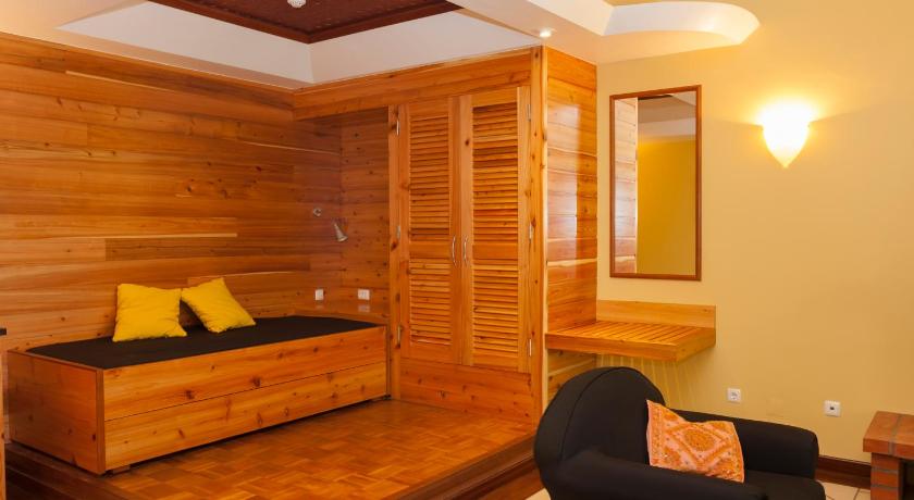 ラジェスドピコ Aldeia da Fonte Hotel 4つ星 ホテル プール