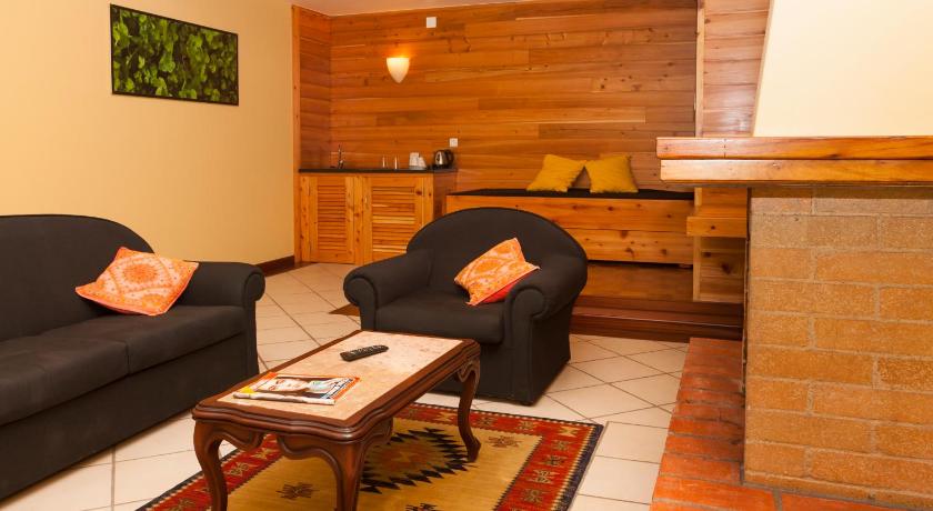 ラジェスドピコ Aldeia da Fonte Hotel 4つ星 ホテル スイート