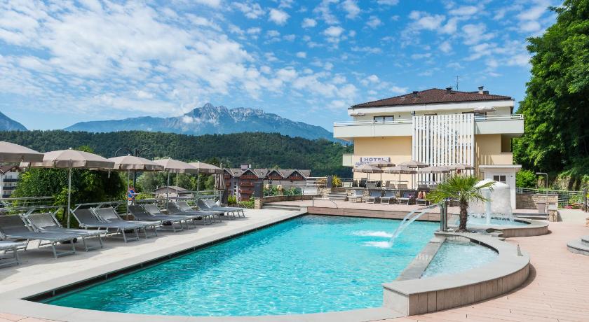 Hotel Ambassador photo