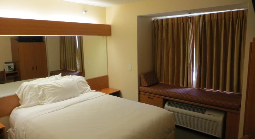 Microtel Inn & Suites by Wyndham Colfax/Newton photo