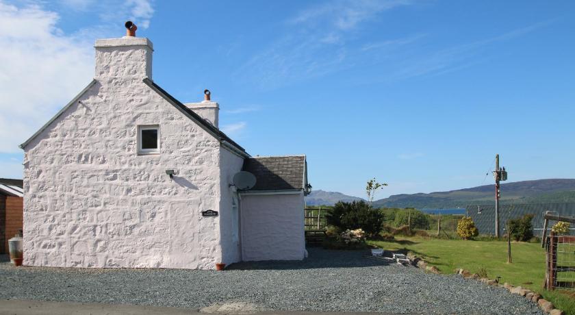 Arle Farmhouse photo