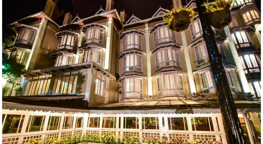 Cedar Inn — Hotel in Darjeeling