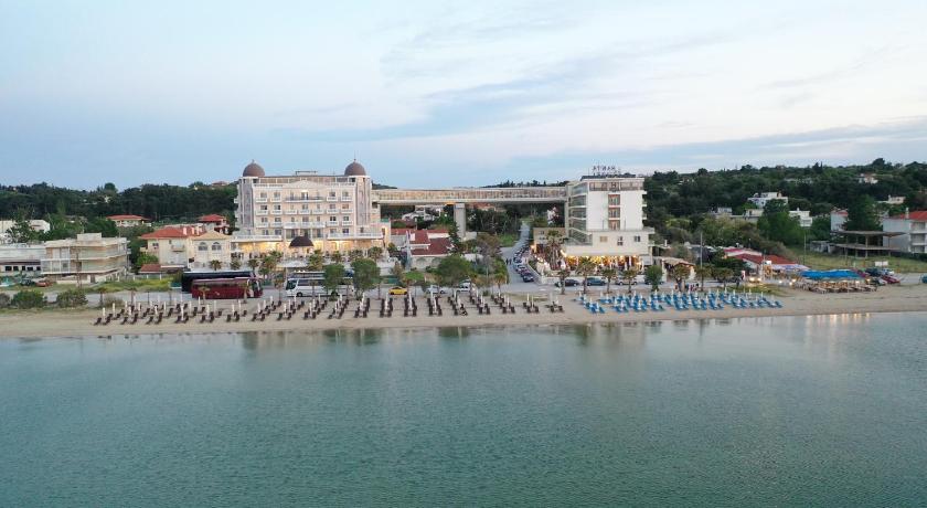 Wellness Santa Hotel - Adults Only photo