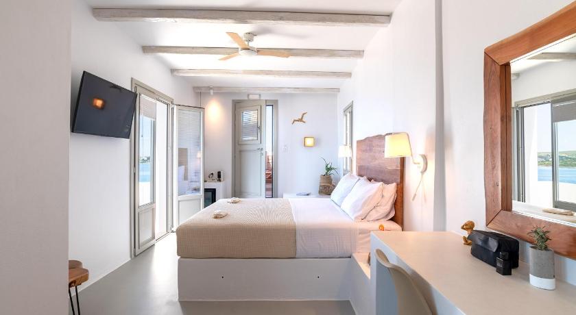 Paros Comfy Suites